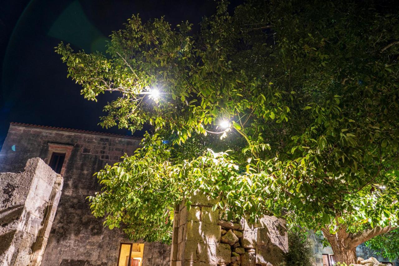 Casino De Viti - Dimora Storica Con Piscina Villa Vaste Luaran gambar