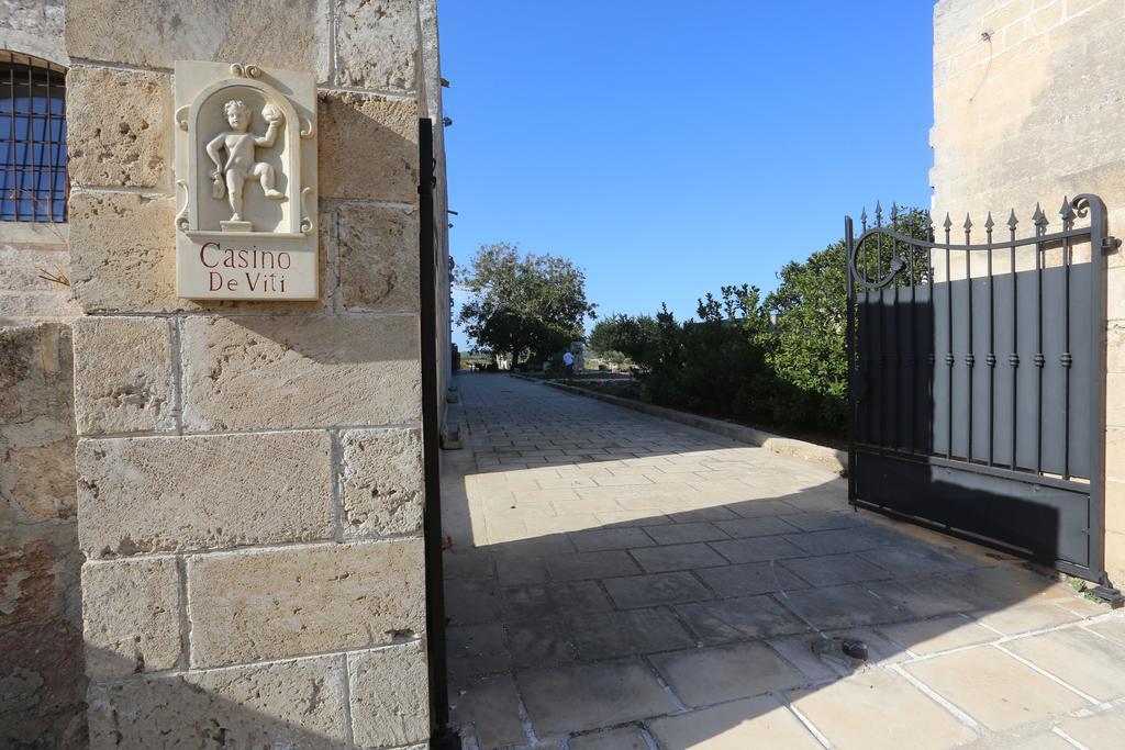 Casino De Viti - Dimora Storica Con Piscina Villa Vaste Luaran gambar