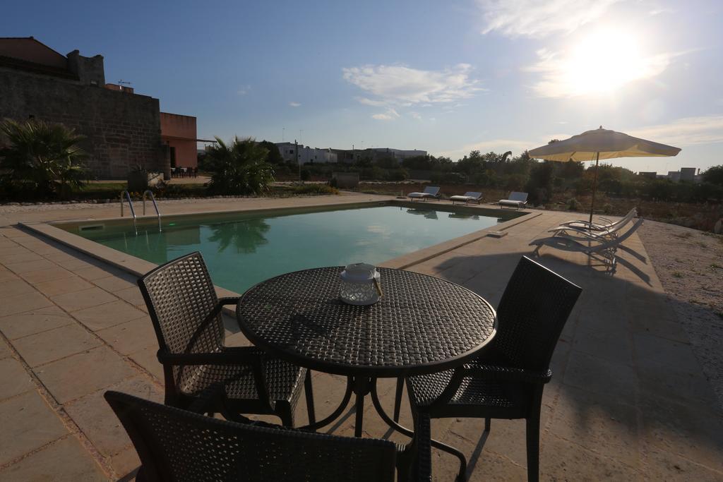 Casino De Viti - Dimora Storica Con Piscina Villa Vaste Luaran gambar